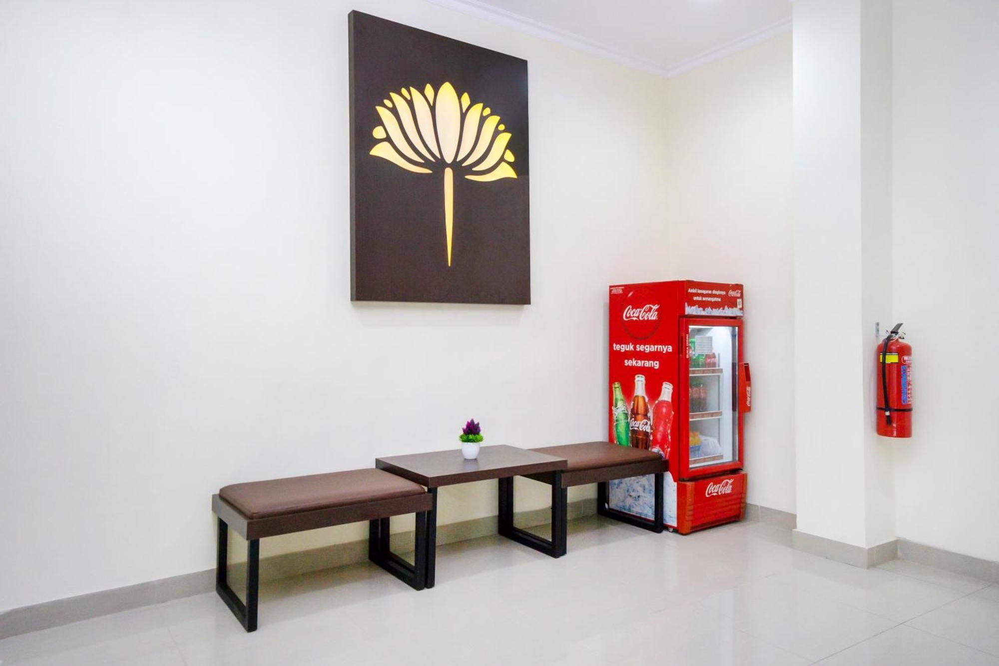 Collection O Yogyakarta Near Jalan Malioboro Formerly Alena Residence Exterior photo