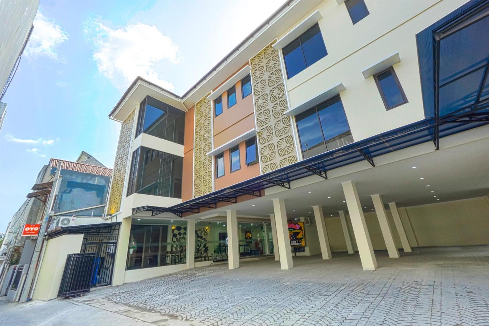 Collection O Yogyakarta Near Jalan Malioboro Formerly Alena Residence Exterior photo